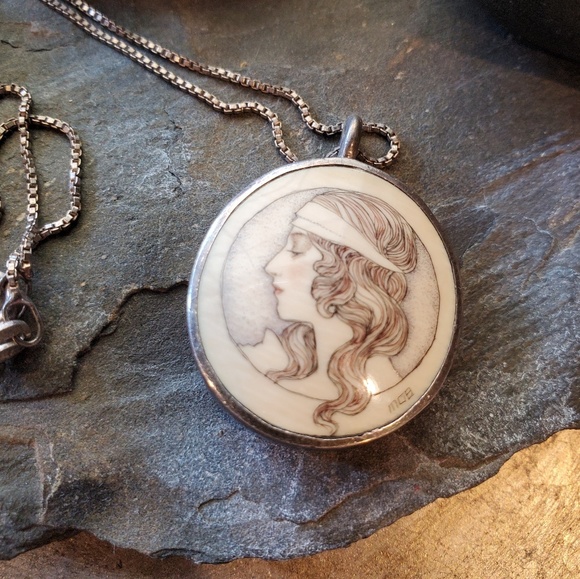 Vintage Jewelry - 🤩Vintage Sterling Hand Painted Ivory Pendant OOAK